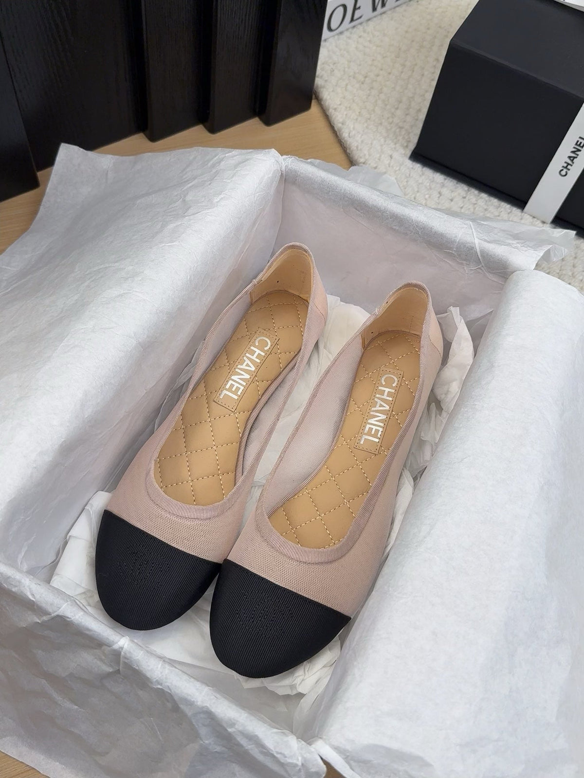 CHANEL BALLET FLAT IN BLACK FABRIC AND PASTEL PINK MESH
